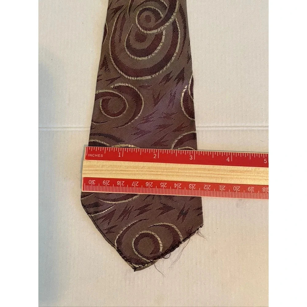 Mens Woven Swirl Geometric Pattern Necktie Burgundy Brown Gold 3.5 Inch Width